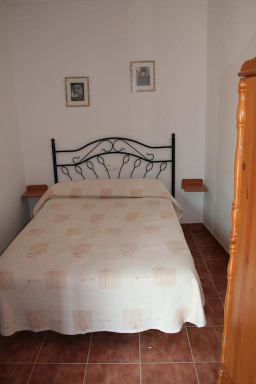 Apartamentos Sierra Del Hacho Montejaque Quarto foto